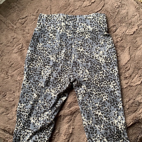 Seven7 printed leggings. - Picture 4 of 4